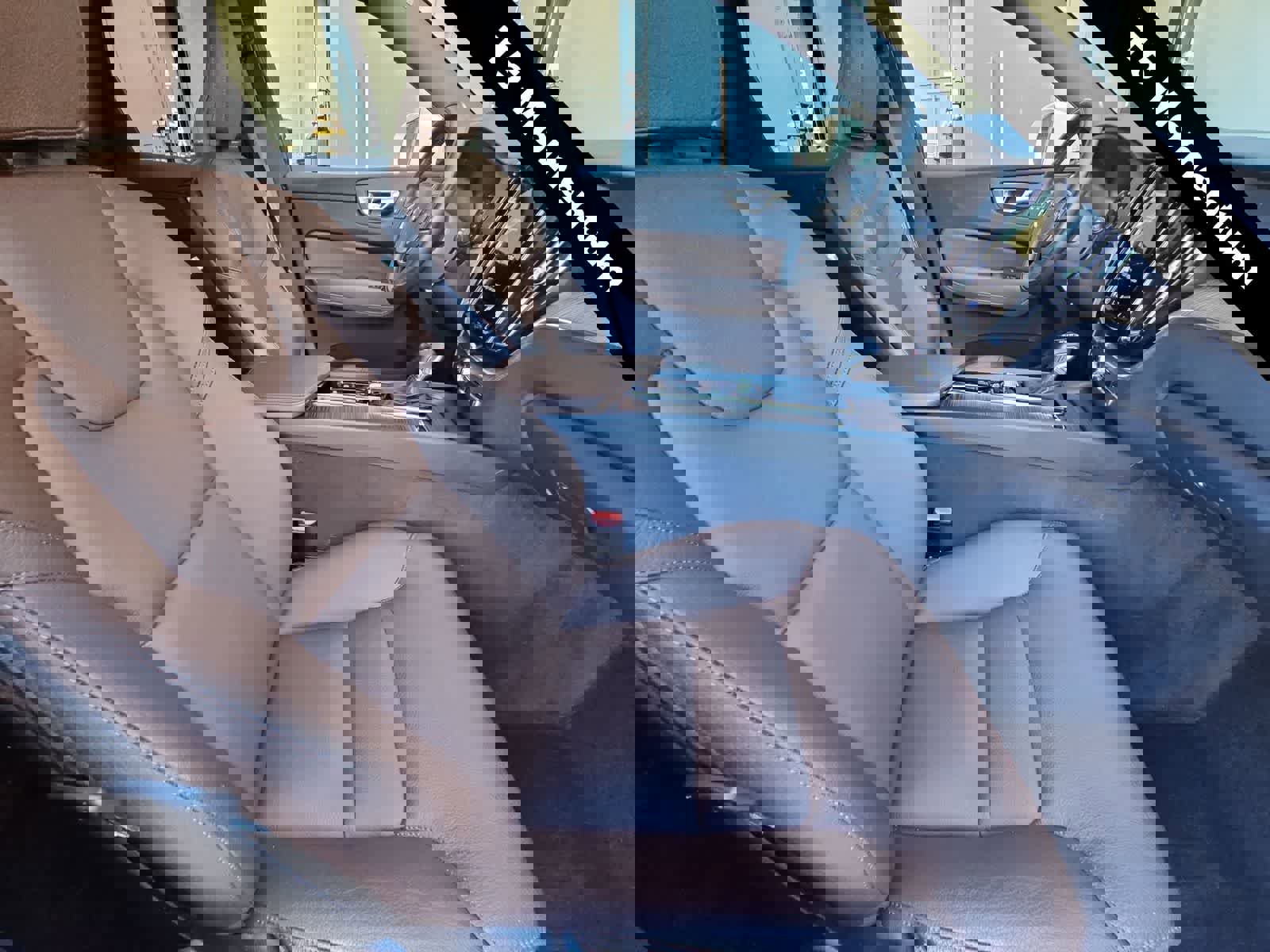 Used 2021 Volvo XC60 T5 Momentum w/ Advanced Package image 18