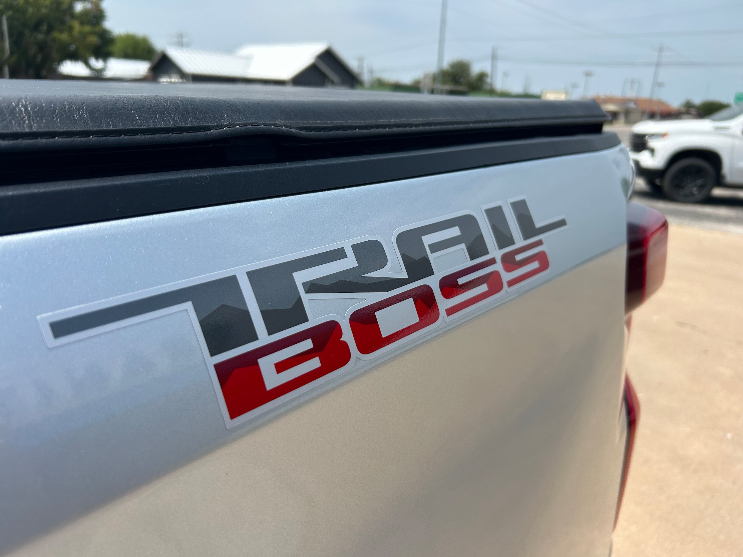 Used 2021 Chevrolet Silverado 1500 LT Trail Boss w/ Convenience Package II AWD/4WD image 11