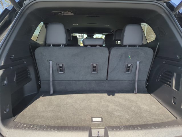 Used 2025 GMC Acadia Elevation w/ Elevation Premium Package image 7