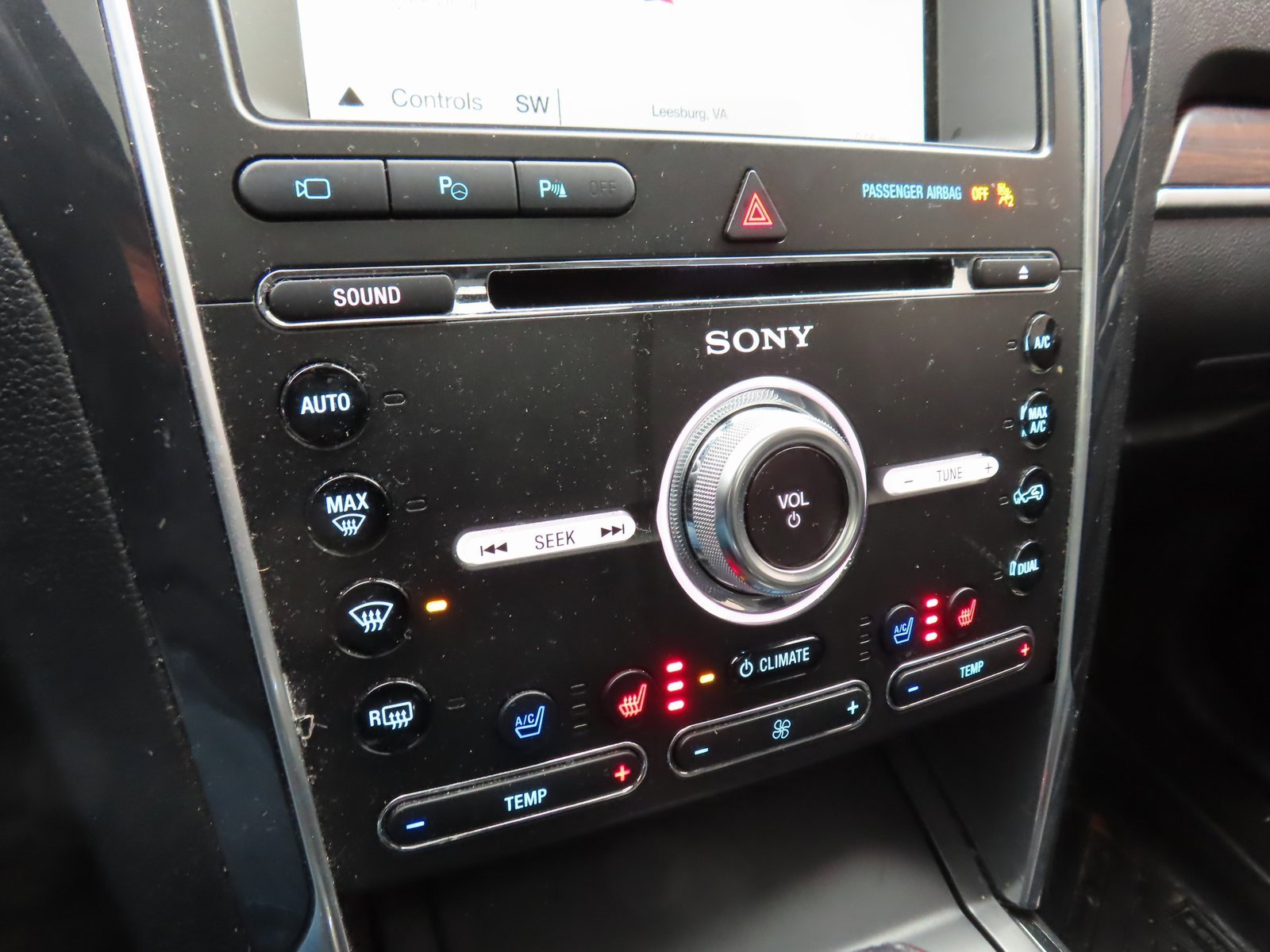 Used 2018 Ford Explorer Limited w/ Equipment Group 301A image 21