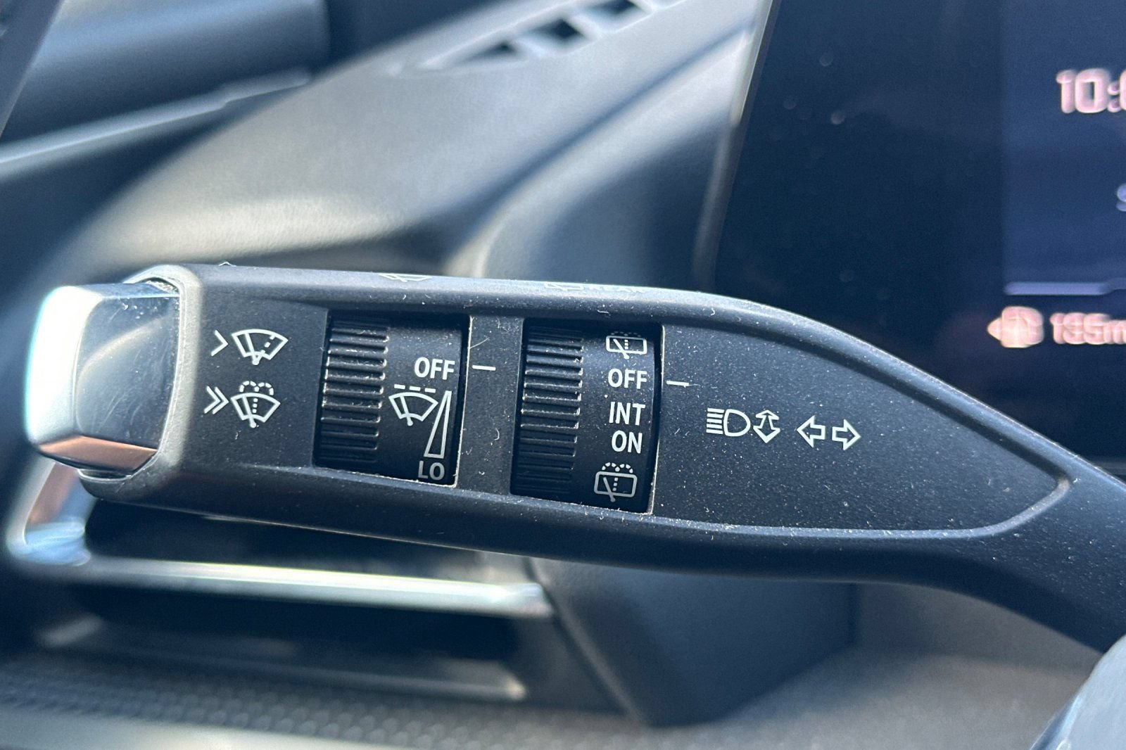 Used 2025 Chevrolet Traverse LT AWD/4WD image 35