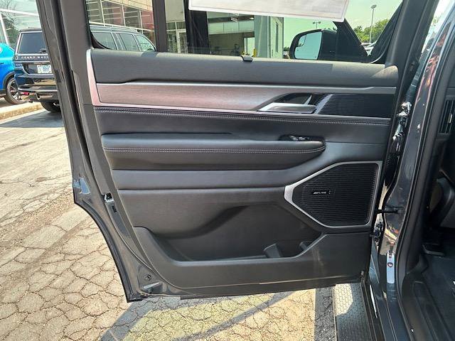 New 2025 Jeep Wagoneer Series II w/ Convenience Group I image 12