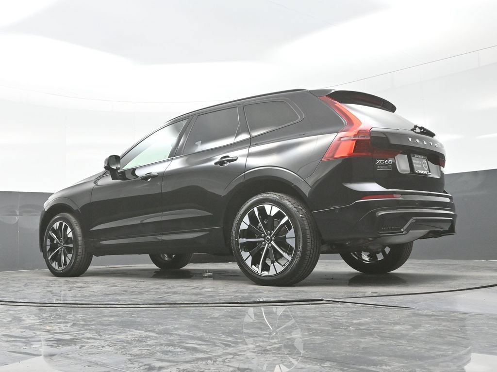Used 2026 Volvo XC60 B5 Plus AWD/4WD image 30