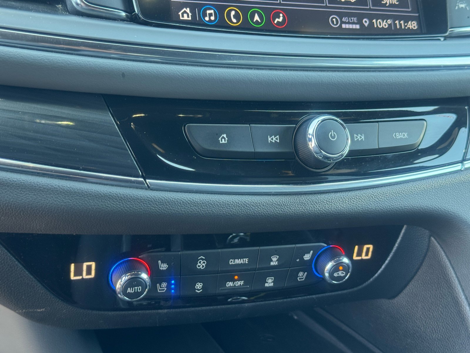 Used 2024 Buick Enclave Premium image 27