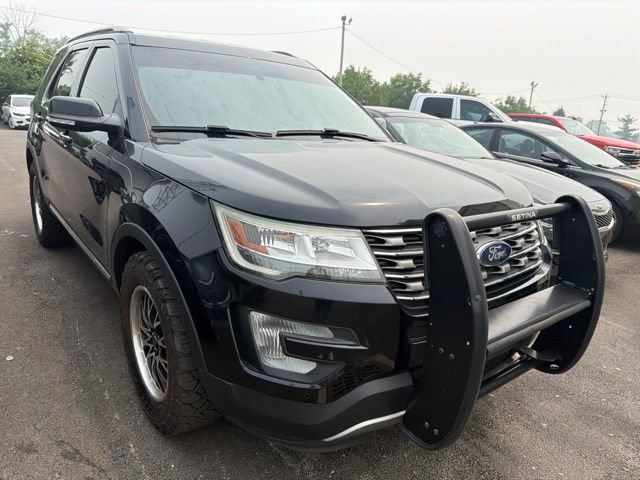 Used 2017 Ford Explorer XLT w/ Equipment Group 202A AWD/4WD image 3
