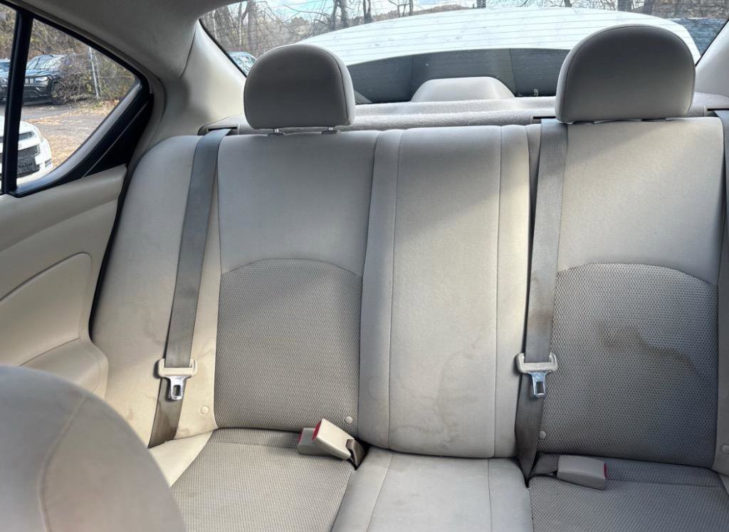 Used 2012 Nissan Versa SV image 16