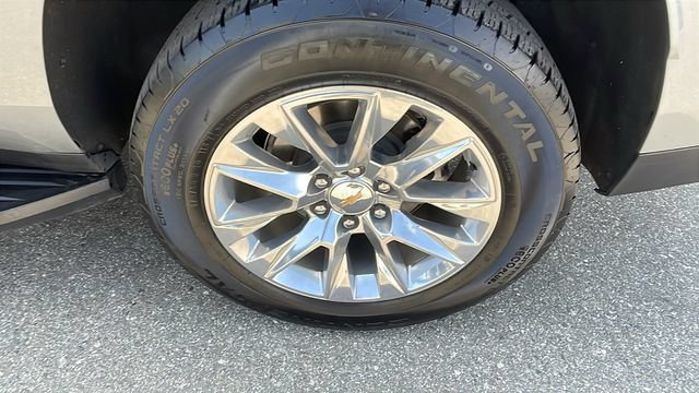 Used 2026 Chevrolet Suburban Premier AWD/4WD image 29