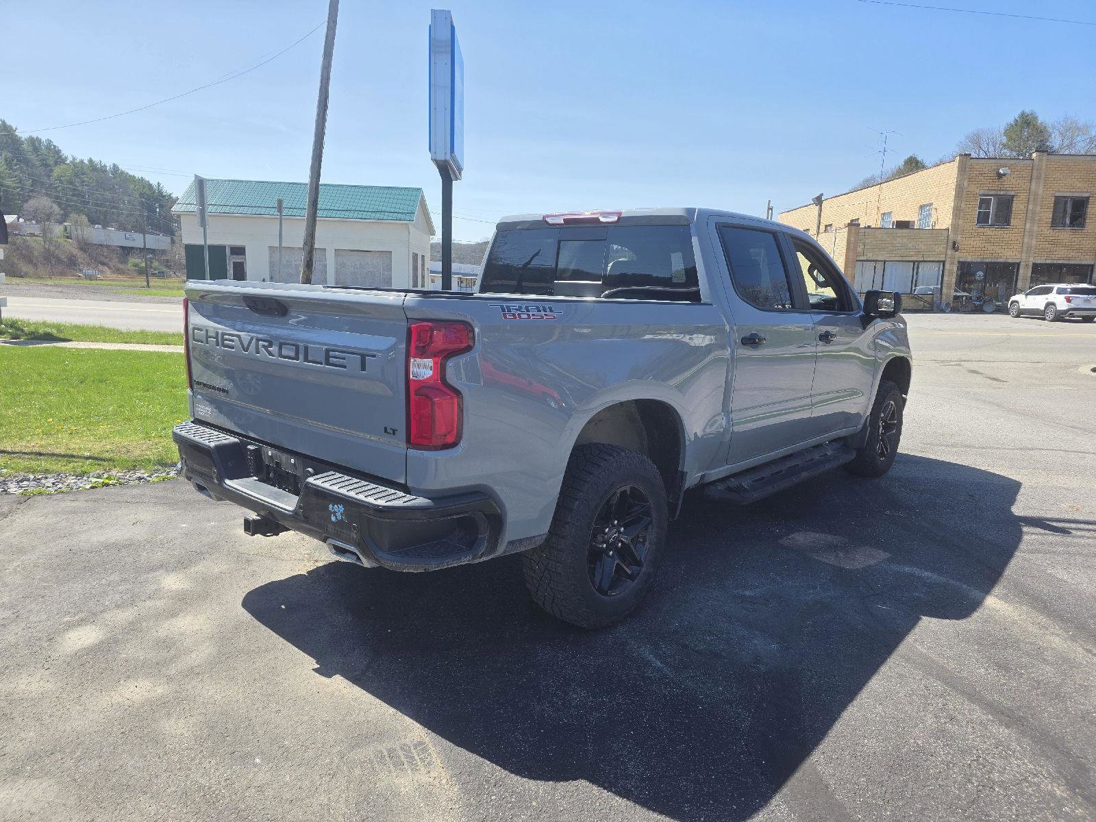 Used 2024 Chevrolet Silverado 1500 LT Trail Boss w/ Convenience Package II image 7