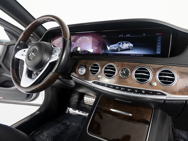 Used 2019 Mercedes-Benz S 560 Sedan w/ AMG Line Exterior image 27