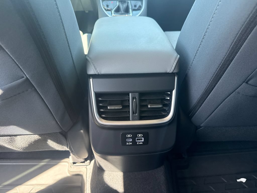Used 2025 Subaru Outback Premium AWD/4WD image 11