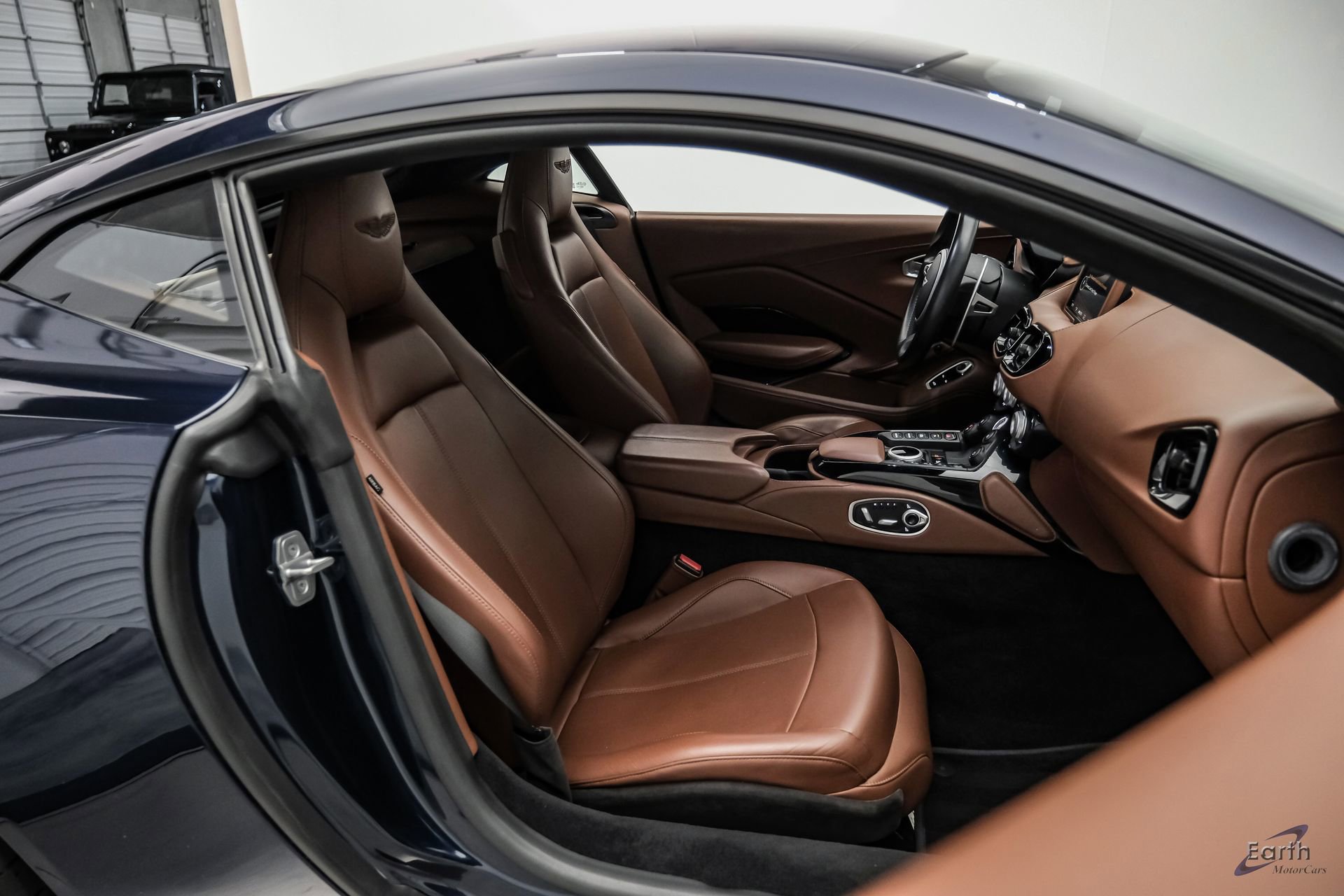 Used 2020 Aston Martin V8 Vantage Coupe RWD image 43