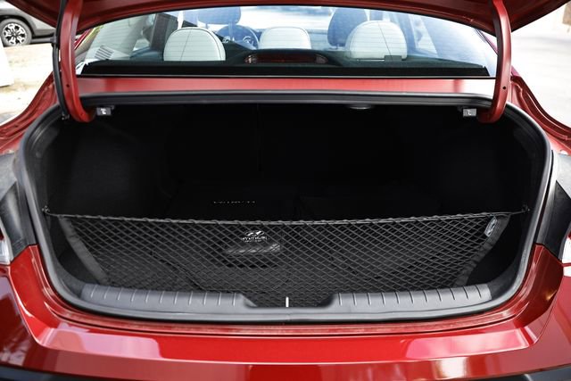 Certified 2025 Hyundai Elantra Limited FWD image 29