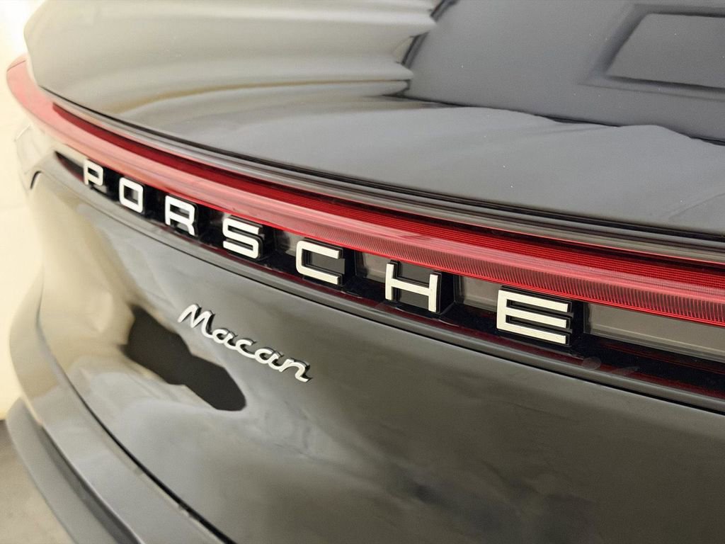 New 2026 Porsche Macan AWD/4WD image 25