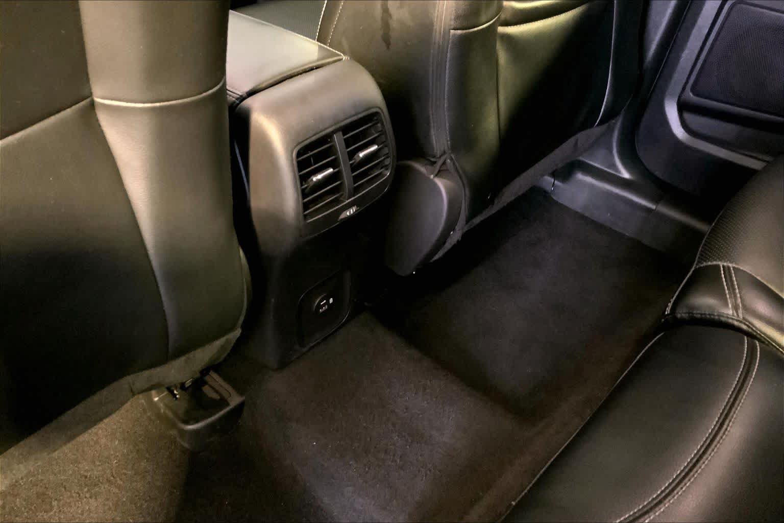 Used 2022 Ford Escape SEL w/ Technology Package FWD image 36