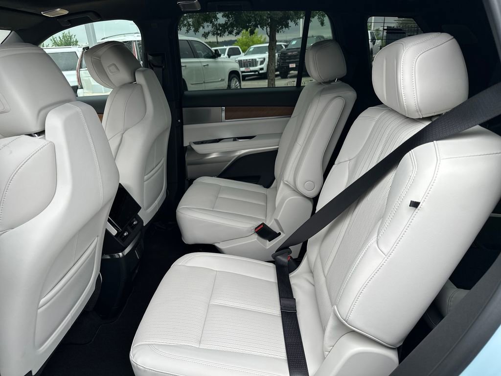 New 2026 Cadillac Vistiq Premium Luxury AWD/4WD image 34