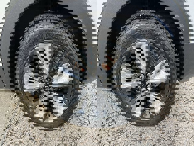 Used 2022 Chevrolet Bolt EUV LT w/ Convenience Package image 33