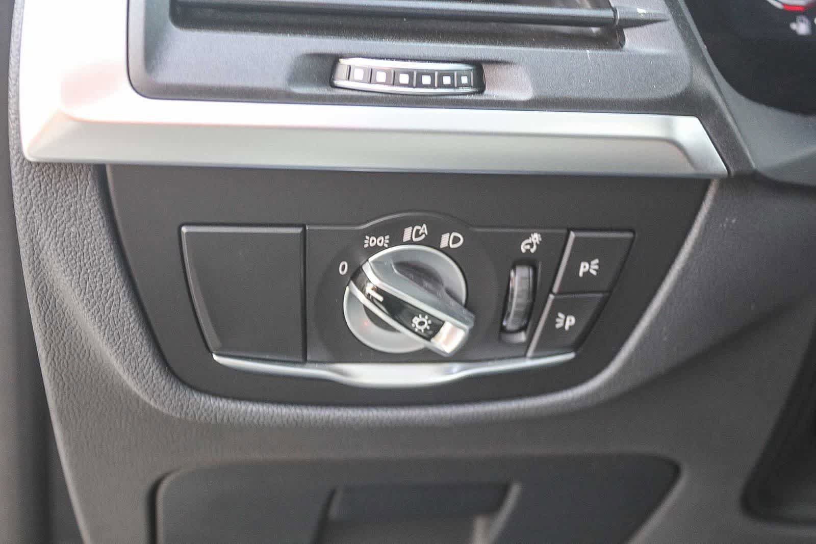 Used 2023 BMW X3 sDrive30i w/ Premium Package w/ZPA RWD image 31