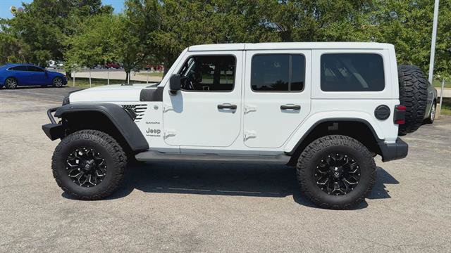 Used 2018 Jeep Wrangler Unlimited Sahara w/ Dual Top Group AWD/4WD image 5