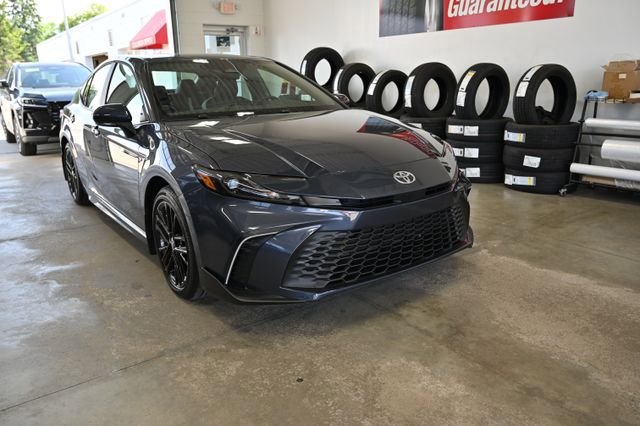 New 2026 Toyota Camry SE FWD image 3