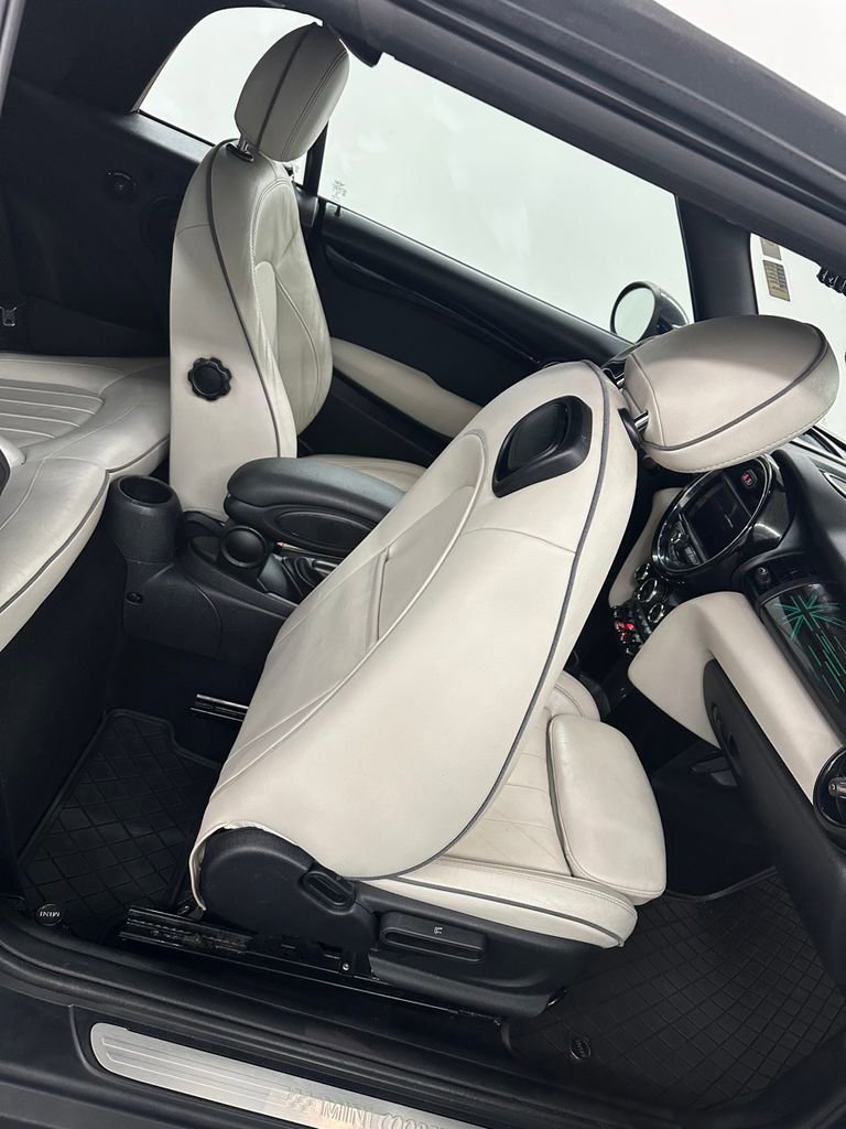 Used 2019 MINI Cooper S image 27