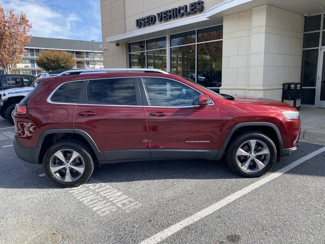 Used 2019 Jeep Cherokee Limited w/ Luxury Group image 9