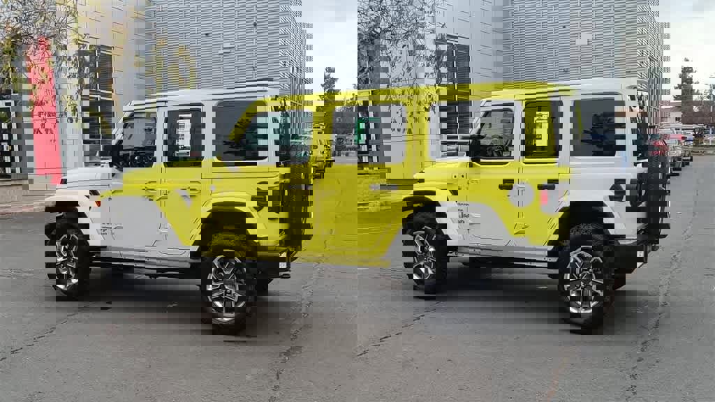 Used 2023 Jeep Wrangler Sahara image 6