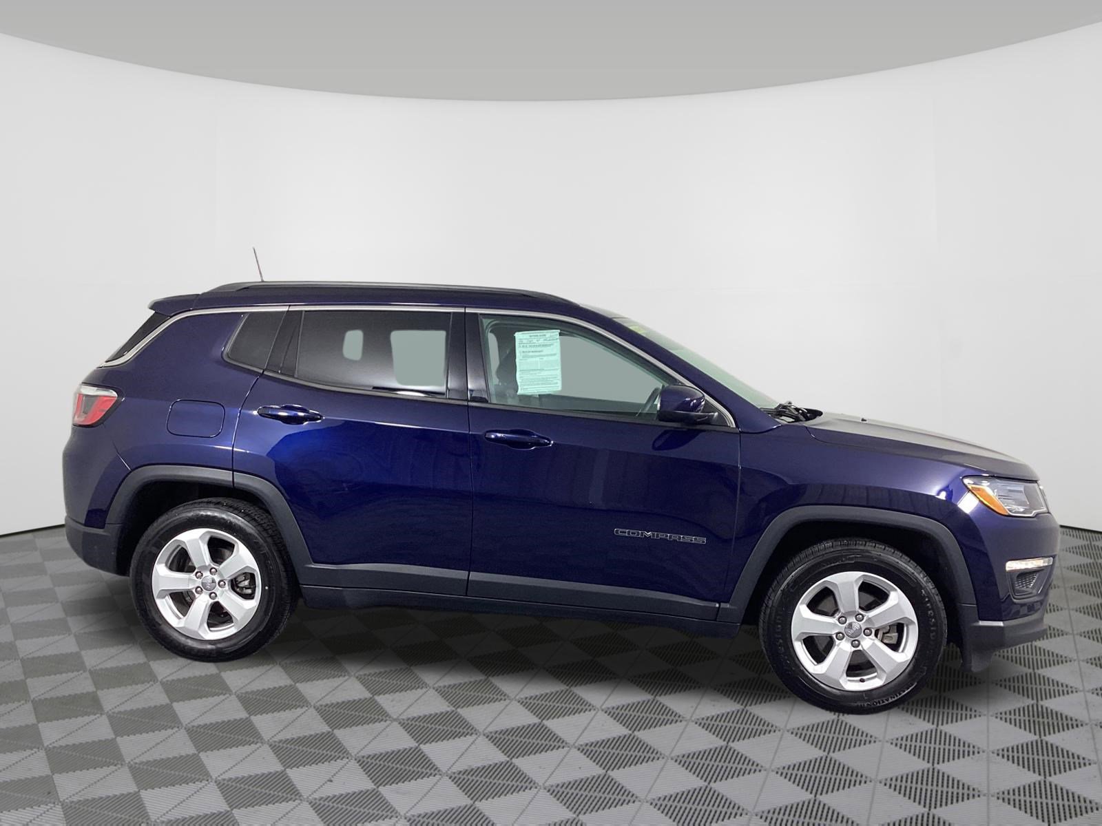 Used 2019 Jeep Compass Latitude image 4