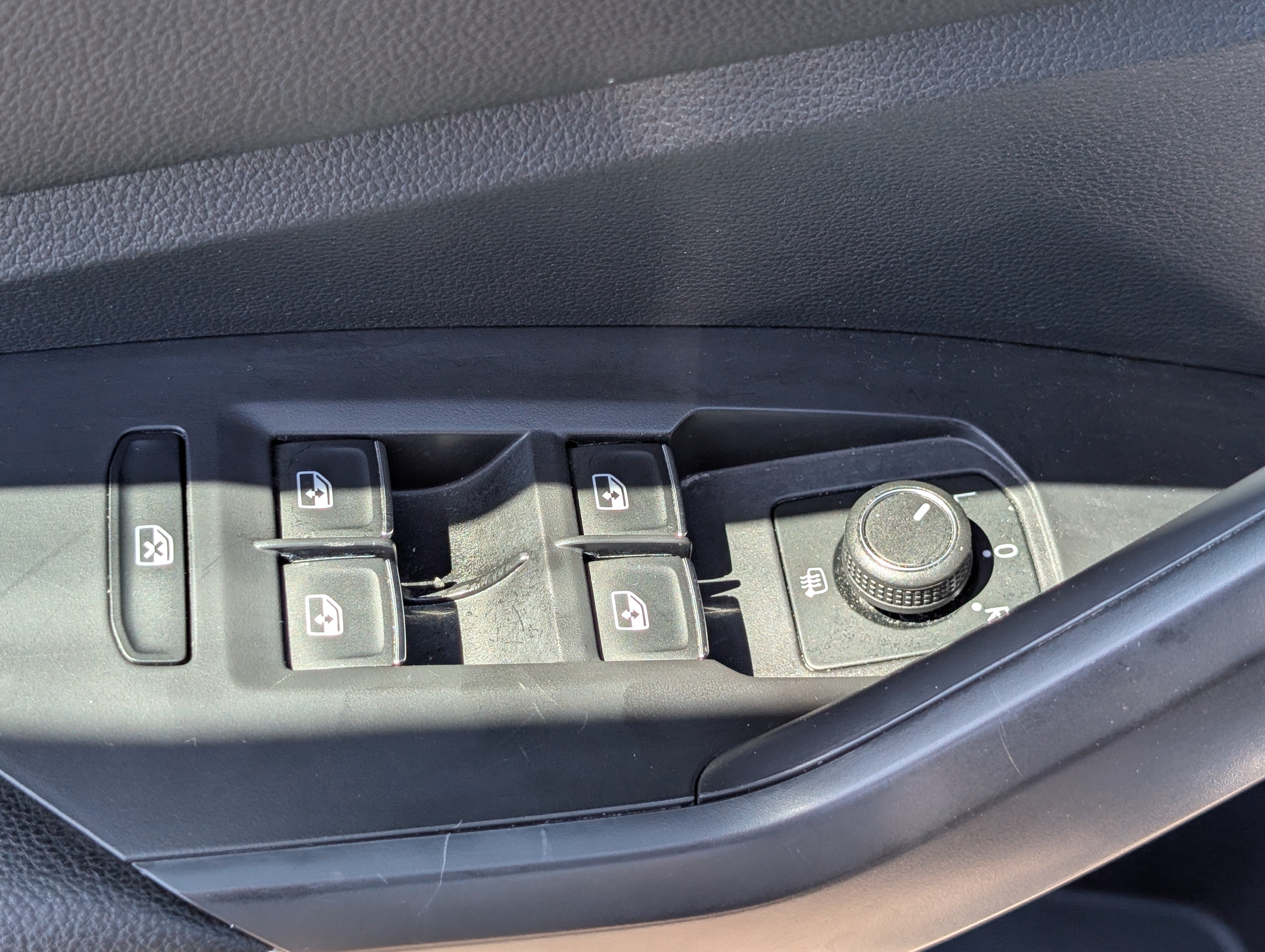 Used 2024 Volkswagen Jetta SE FWD image 16