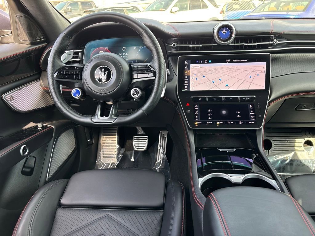 Used 2024 Maserati Grecale Trofeo image 17