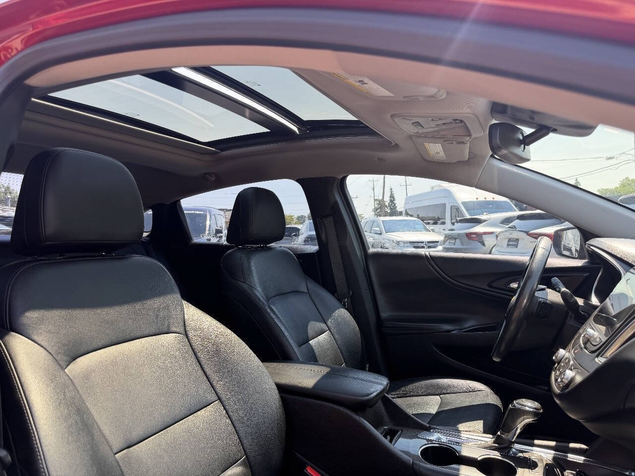Used 2016 Chevrolet Malibu LT w/ Leather Package FWD image 9