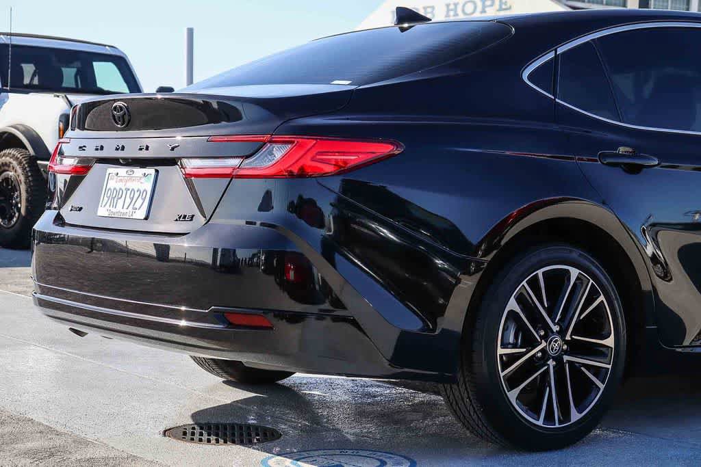 Used 2025 Toyota Camry XLE FWD image 9