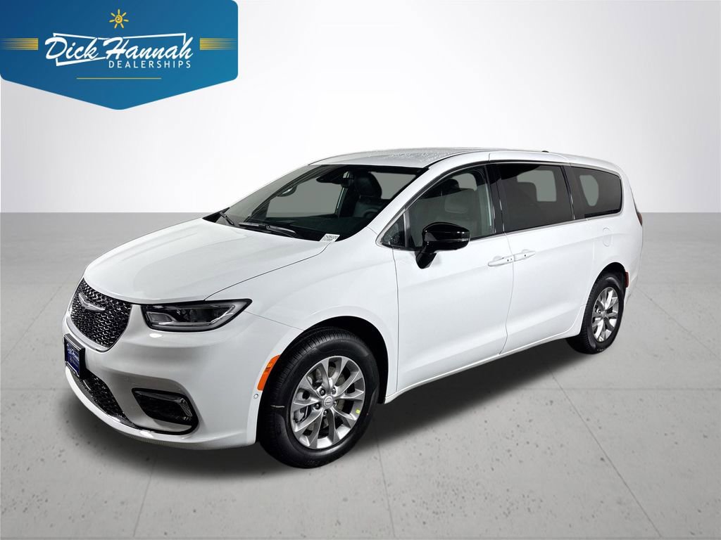 New 2026 Chrysler Pacifica Select