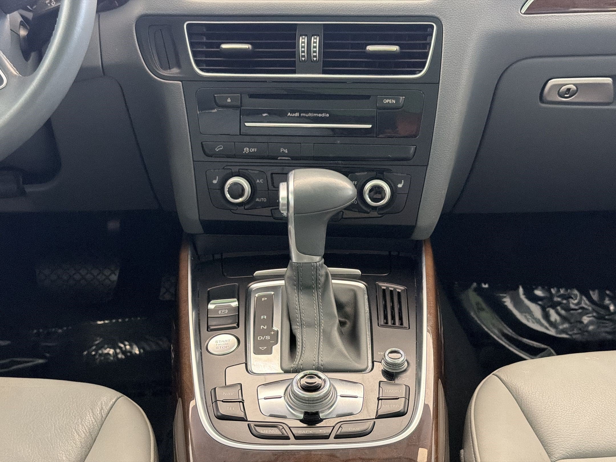 Used 2017 Audi Q5 2.0T Premium Plus w/ Technology Package AWD/4WD image 18