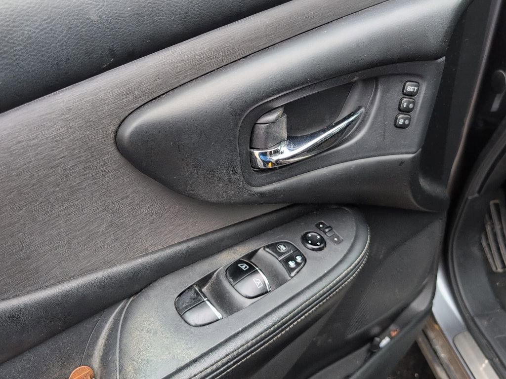 Used 2020 Nissan Murano SL w/ Moonroof Package image 16