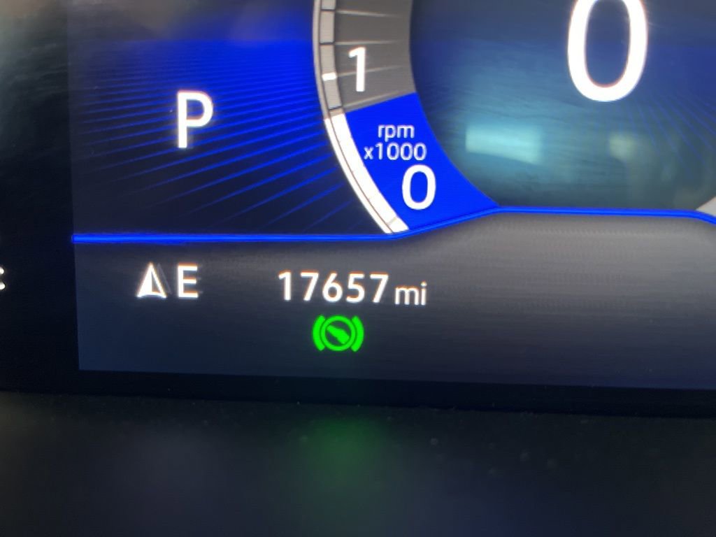 Used 2025 Volkswagen Jetta SE image 2