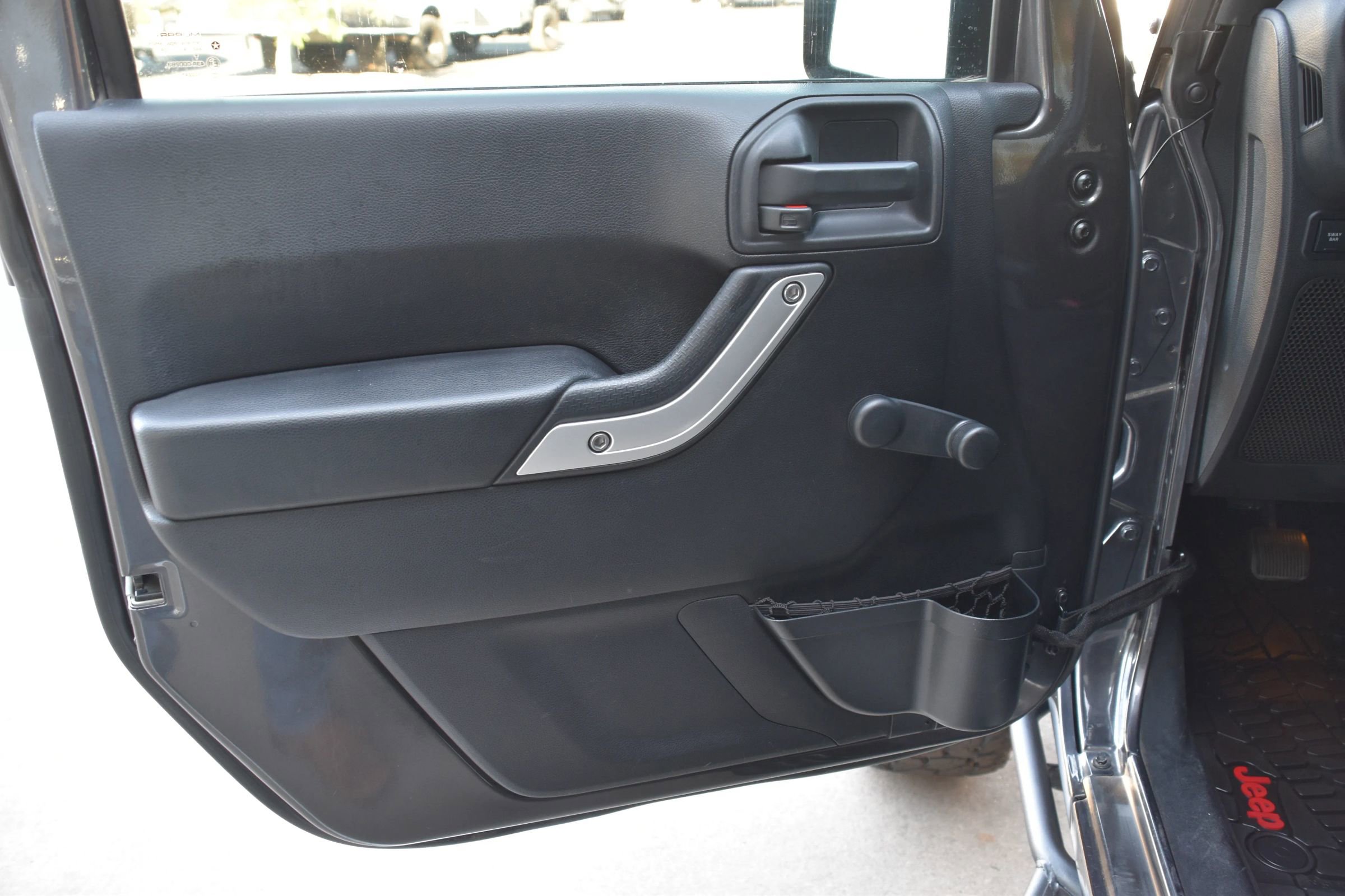 Used 2016 Jeep Wrangler Rubicon AWD/4WD image 13
