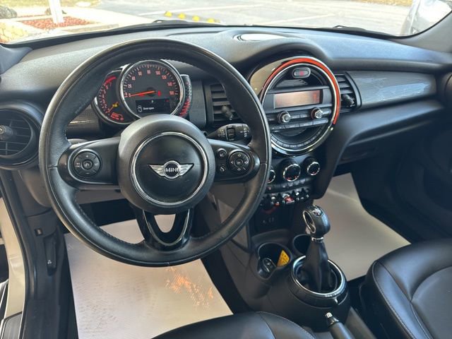 Used 2016 MINI Cooper 4-Door Hardtop image 13