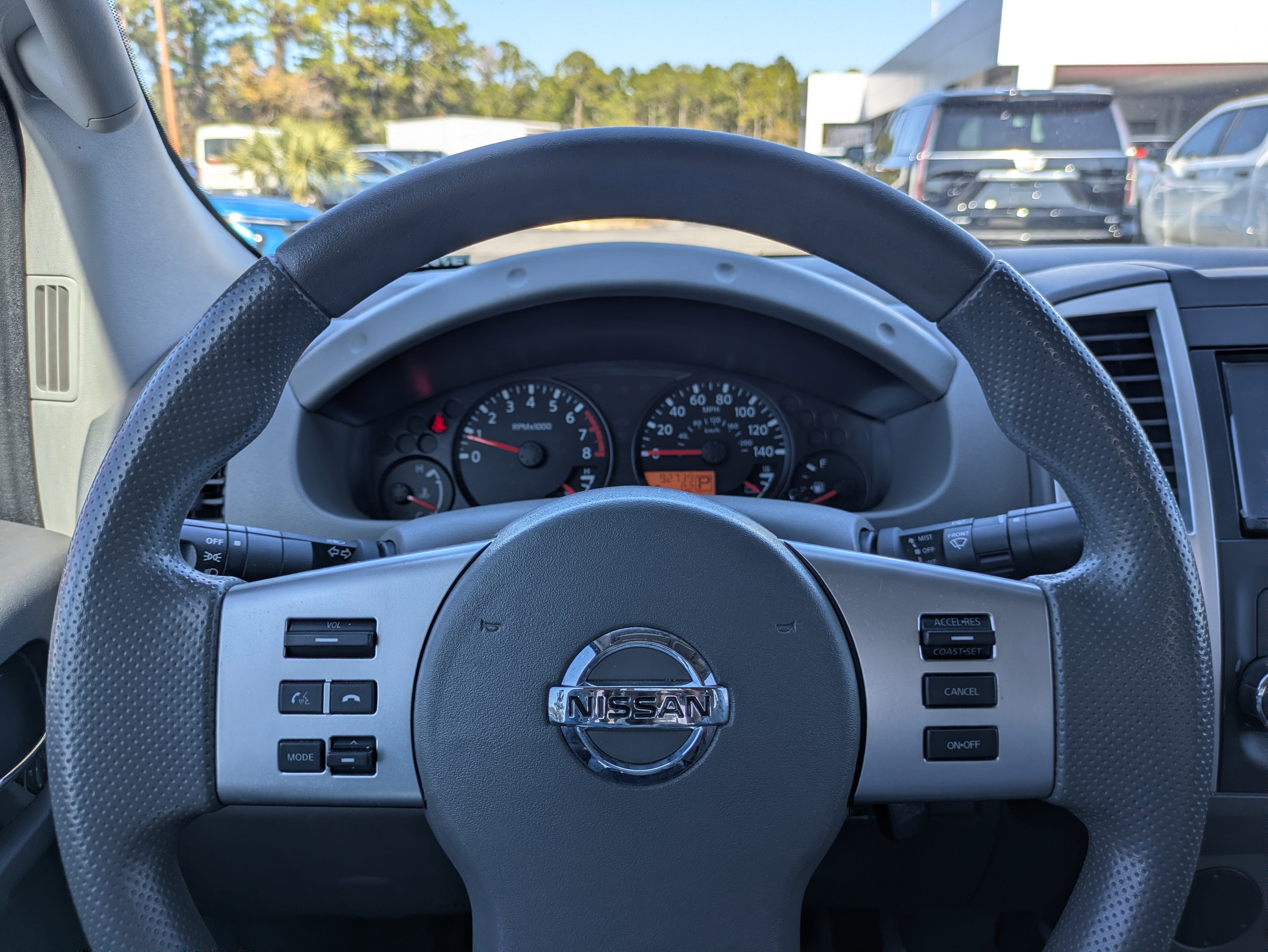 Used 2015 Nissan Frontier SV image 17
