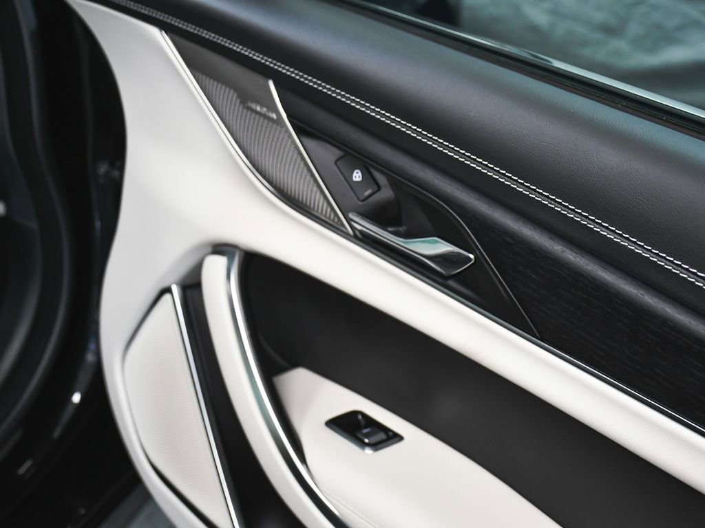 Used 2024 Jaguar XF R-Dynamic SE image 19