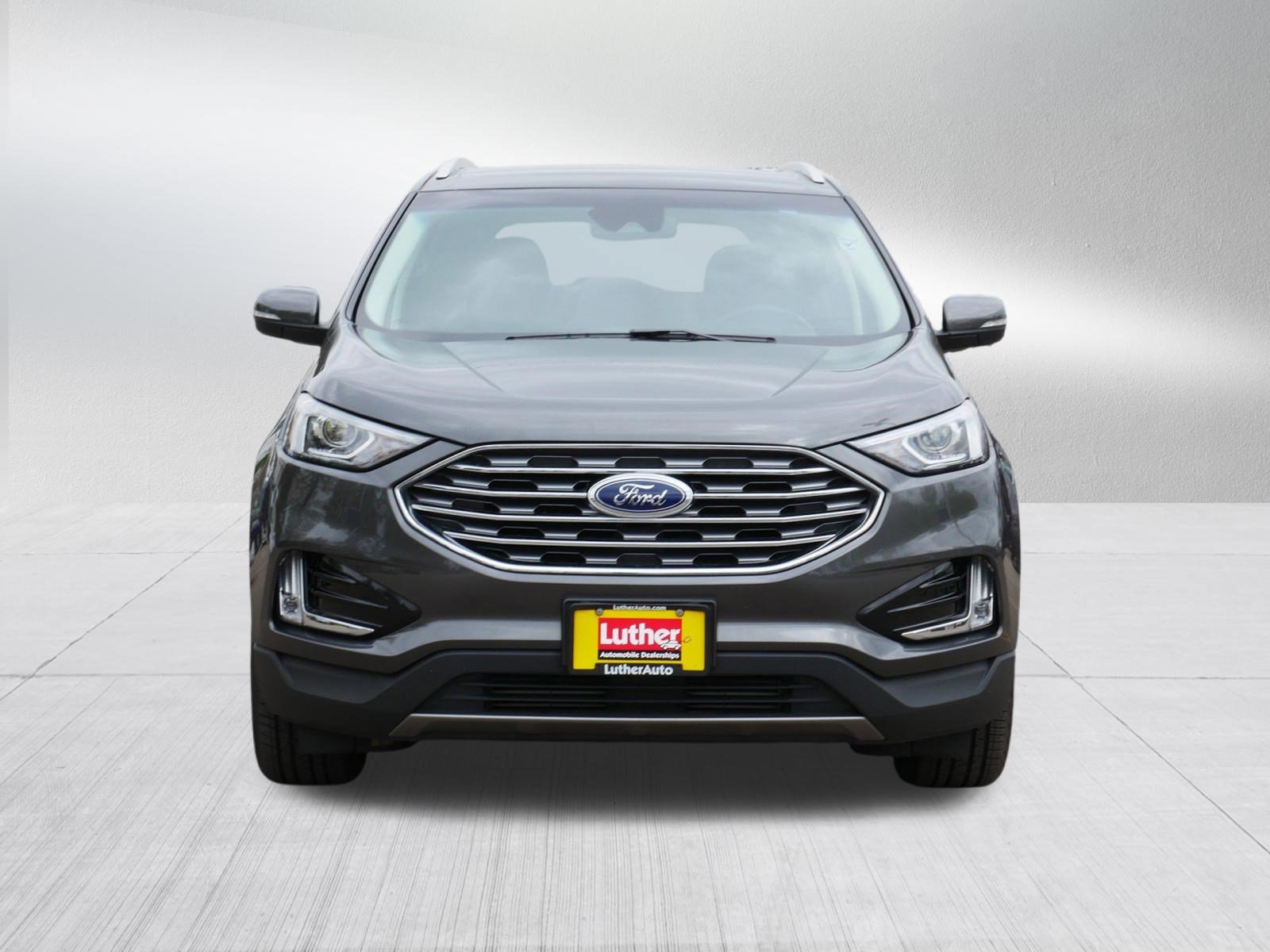 Used 2019 Ford Edge Titanium FWD image 2
