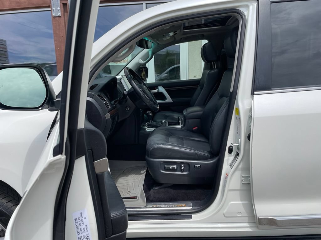 Used 2016 Toyota Land Cruiser AWD/4WD image 12