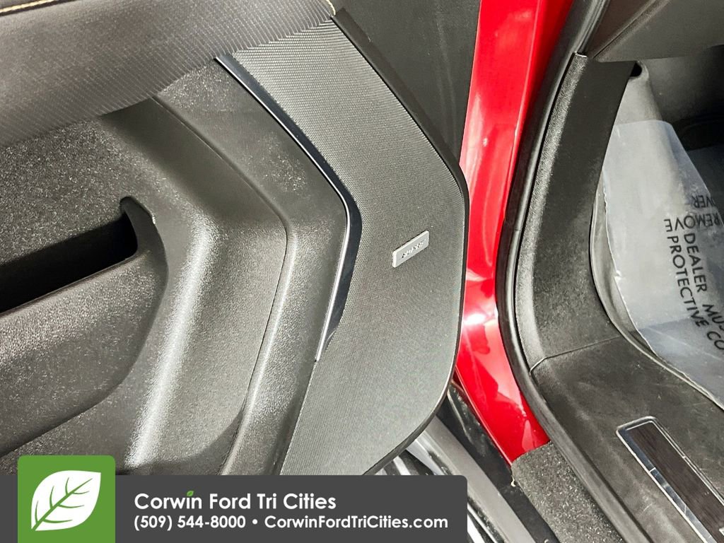 Used 2023 GMC Yukon AT4 w/ Technology Package image 13