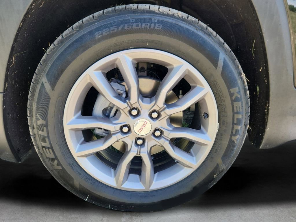 Used 2024 GMC Terrain SLT w/ Infotainment Package II AWD/4WD image 17