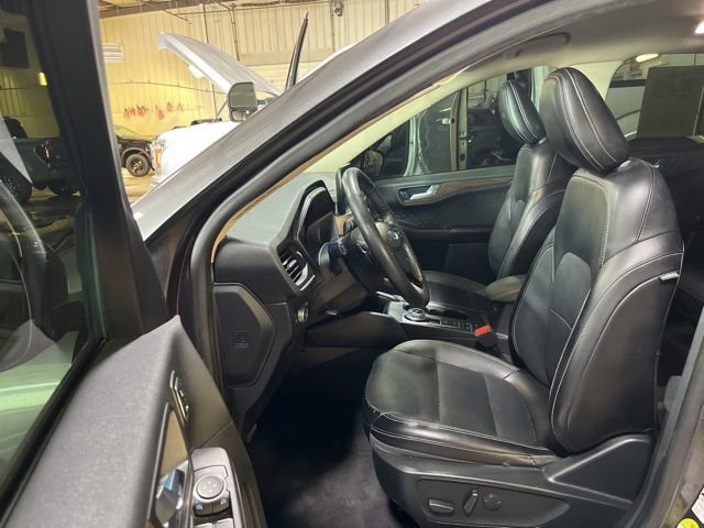 Used 2020 Ford Escape Titanium AWD/4WD image 15