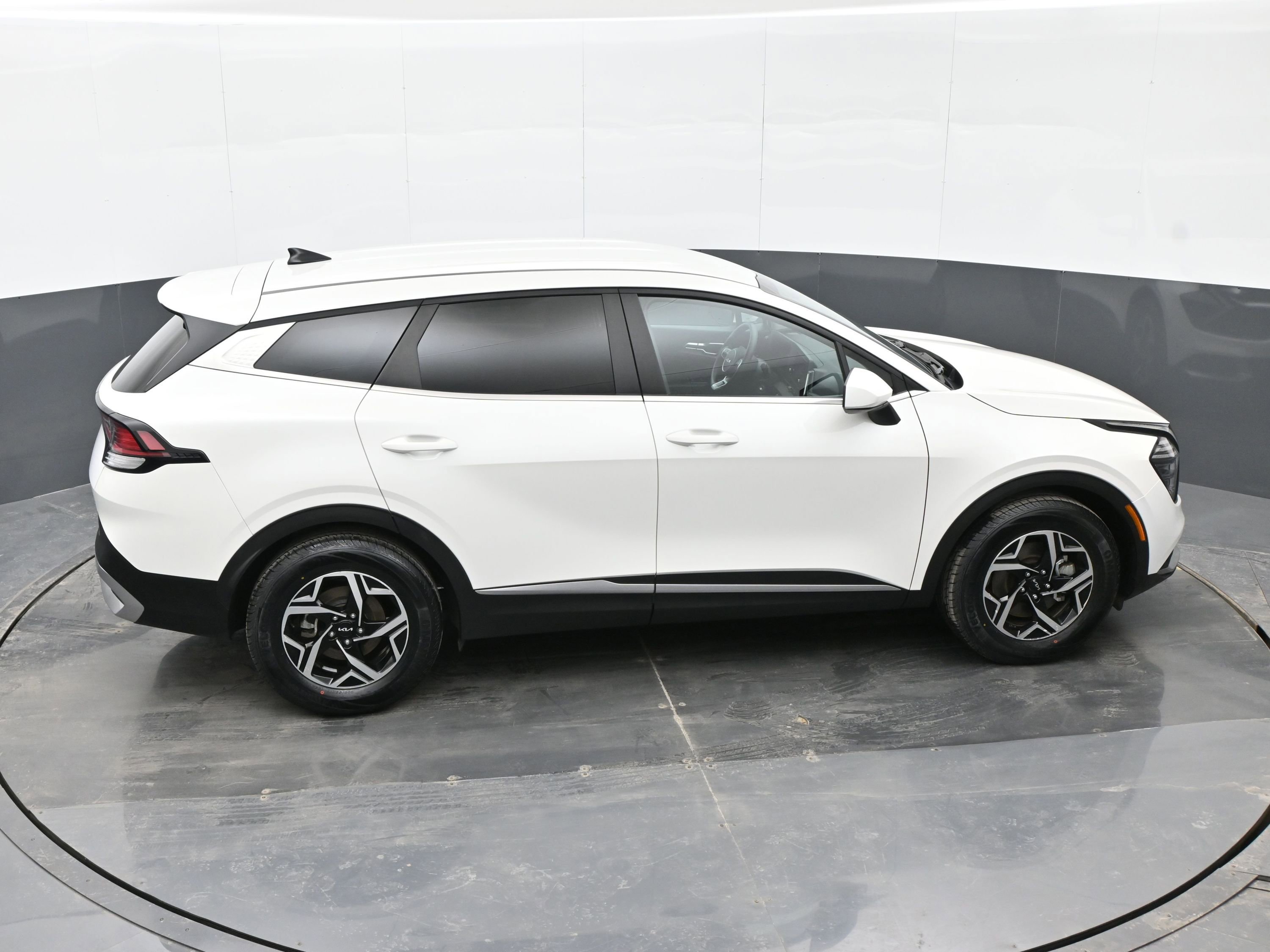 Used 2024 Kia Sportage LX image 36