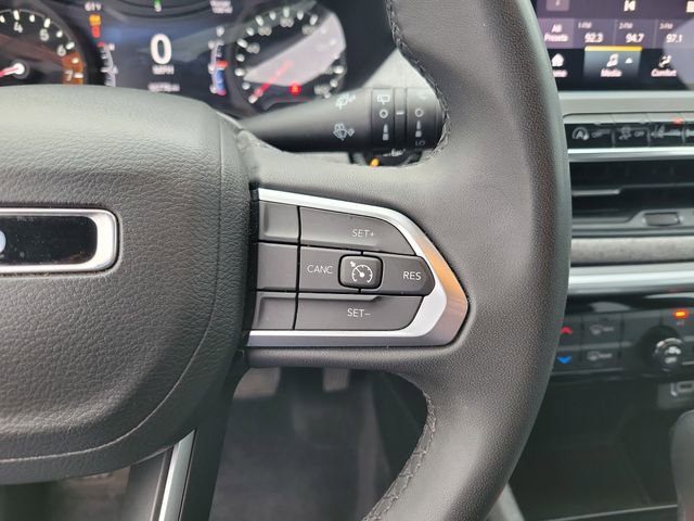 Used 2024 Jeep Compass Latitude w/ Altitude Special Edition image 18