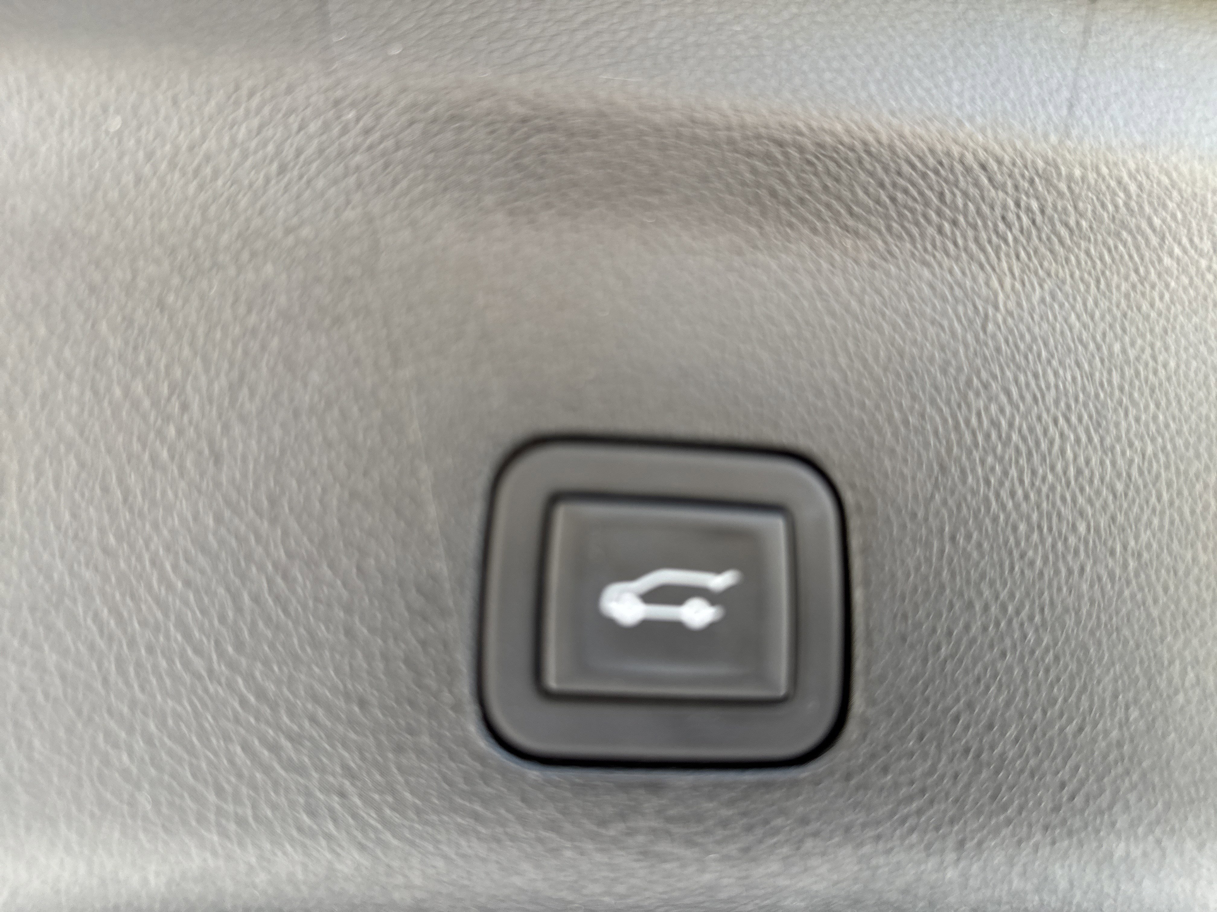 Used 2023 Chevrolet Tahoe Z71 w/ Luxury Package image 37