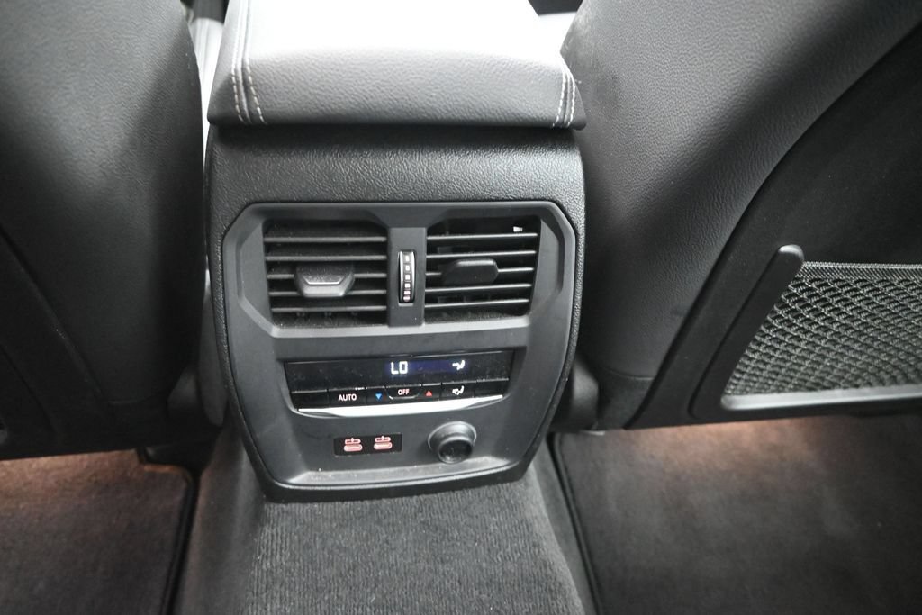 Used 2020 BMW 330i Sedan w/ Executive Package RWD image 18