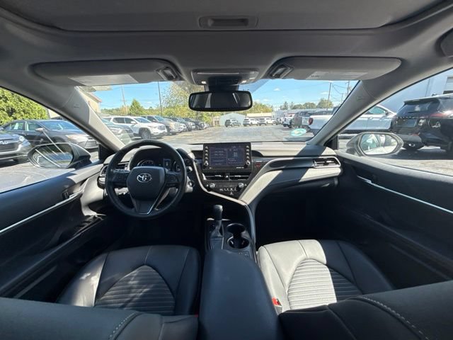 Used 2023 Toyota Camry SE w/ Cold Weather Package FWD image 10