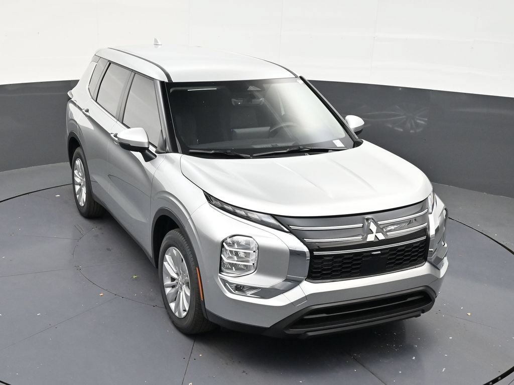 New 2026 Mitsubishi Outlander ES FWD image 17